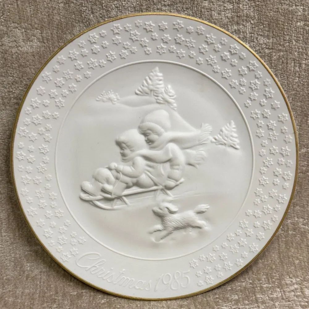 Avon Collectibles “ A Child’s Christmas “ Porcelain Plate 1985